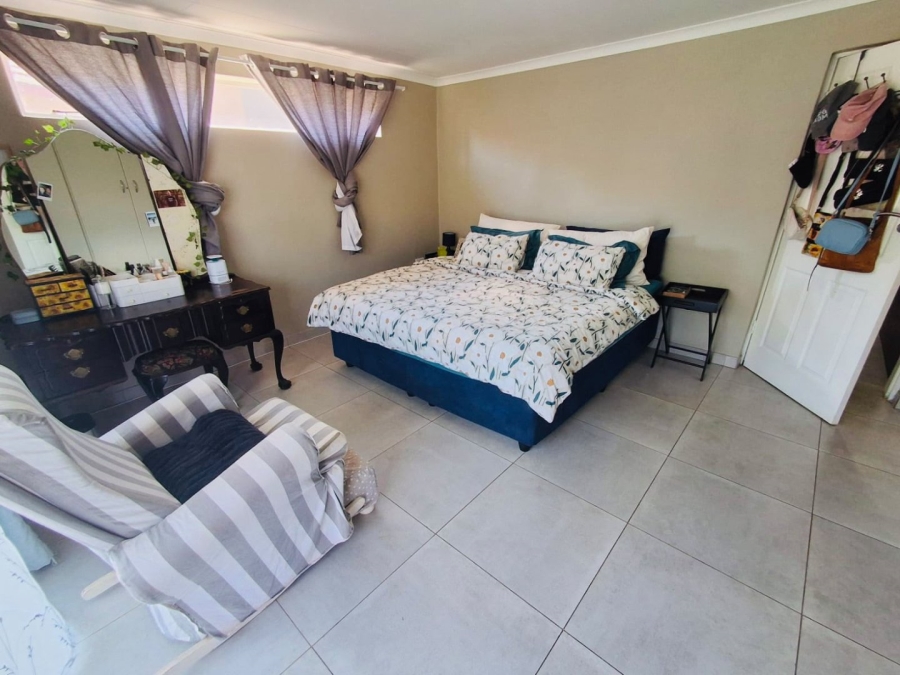 To Let 2 Bedroom Property for Rent in Meerhof North West